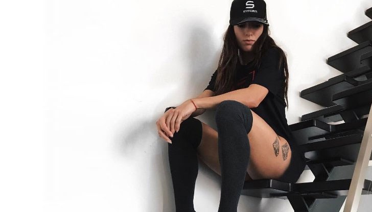 Ивет отново пусна побъркващо сексапилна своя снимка в социалните мрежи Ивет отново пусна побъркващо сексапилна своя снимка в социалните мрежи