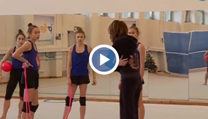 България заема второ място след изиграването на композицията си с 5 обръча на Гран при турнира в Москва