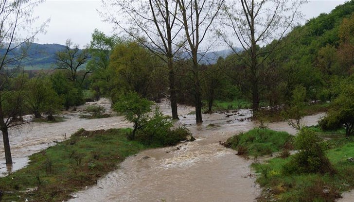 В срок до 17 март кметовете следва да почистят коритата, минаващи през населените места и прилежащите територии от наноси и отпадъци В срок до 17 март кметовете следва да почистят коритата, минаващи през населените места и прилежащите територии от наноси и отпадъци