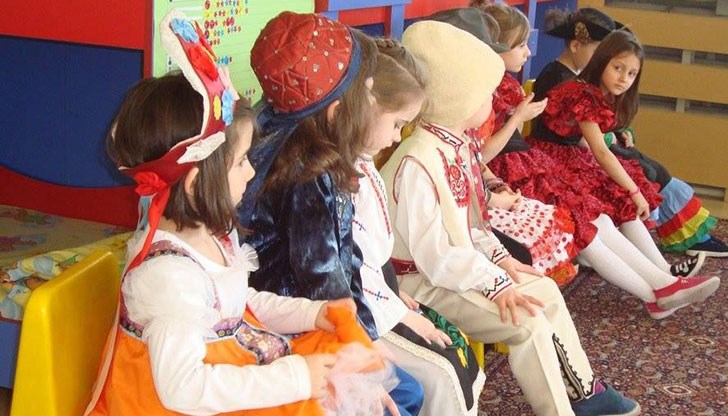 Празникът е посветен на опазването на езиковото и културно многообразие по света