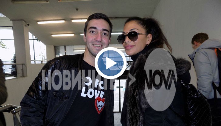 Тенисист номер 1 на България и половинката му не успяха да избегнат фотоапаратите на ловците на автографи