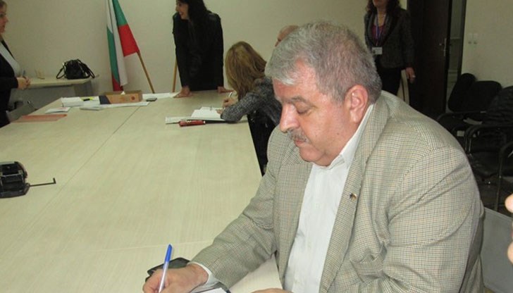 Дипломата му бе връчена от Председателя на Съвместната българо-румънска земеделска група г-н Лучиан Корозел