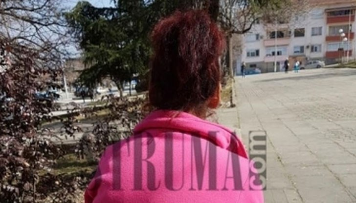 Ангелина е безработна, с 5 деца и признава, че "оправя" по 4-ма тираджии дневно Ангелина е безработна, с 5 деца и признава, че "оправя" по 4-ма тираджии дневно