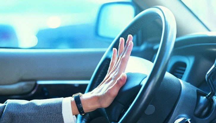 Преди влизане на изпит ще се сканират личните карти на кандидатите