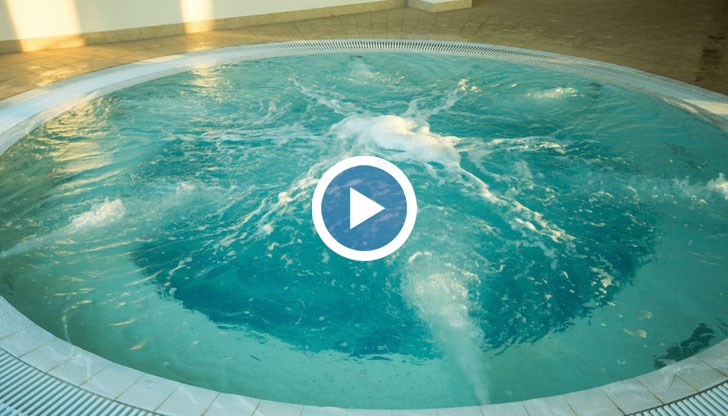 Джакузи засмука дете в хотел в Златни пясъци