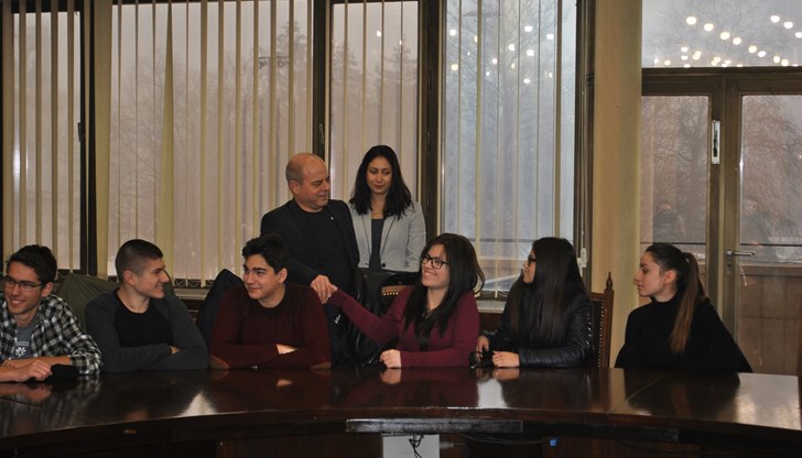Кметът се срещна с ученици от Младежкия парламент