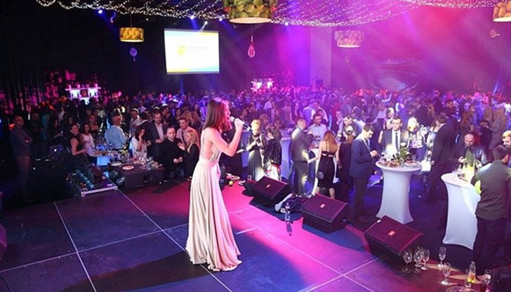 Нямащи нищо общо с корта ентусиасти заобичаха елитния спорт и неговите звезди