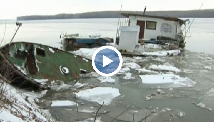 20 кораба, които близо месец бяха на котва в акваторията на Силистра, блокирани от леда