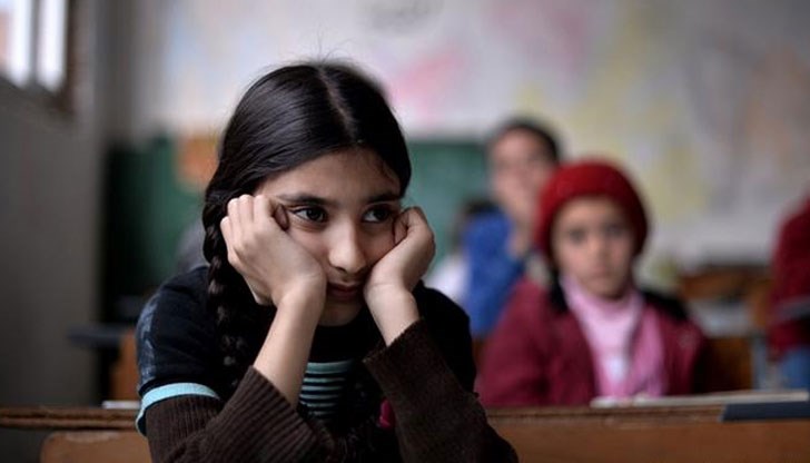 Губим се и все се надяваме някой да ни намери с милостинята си Губим се и все се надяваме някой да ни намери с милостинята си