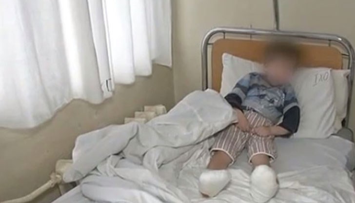 Преди месец 6-годишният Денислав щеше да остане без пръсти на краката, а сега ...