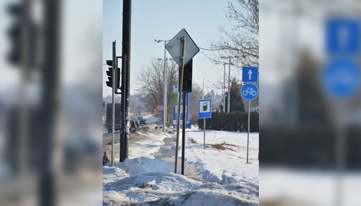 Това е поредният абсурд по улиците в Русе