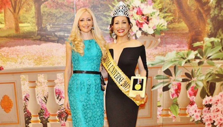 Репортажът на CNN започва със снимка на Grandma Universe 2017 с носителката на титлата Лейди България Мадлена Иванова - член на международното жури