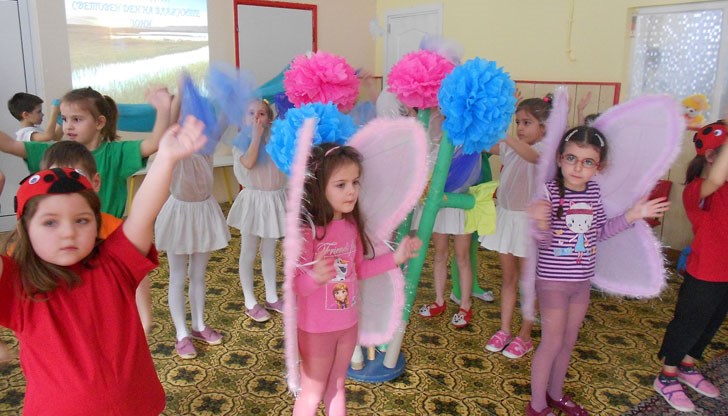 Децата представиха танц „Животът в блатото“