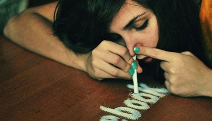 Звучи странно, но забелязали ли сте, докато пътувате в метрото да речем, колко хора са забили поглед в екраните си, досущ като зомбита?!