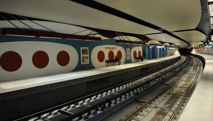 Движението на метрото е спряно в двете посоки