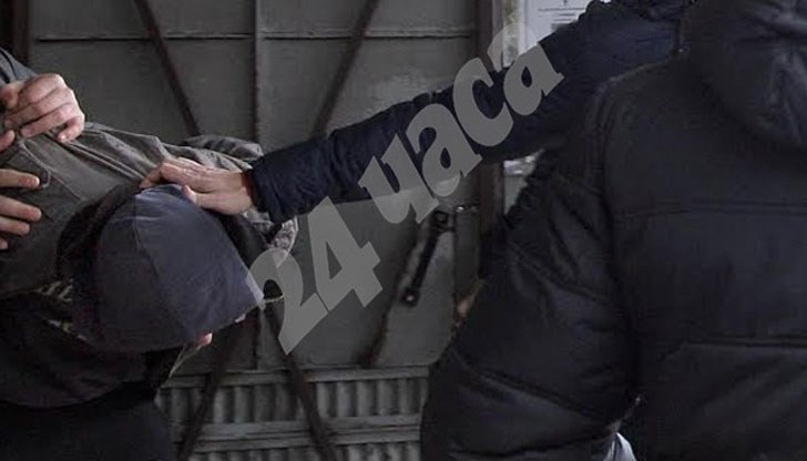 Ендрев, който бе издирван в продължение на 6 дни, бе качен в полицейски бус буквално за секунди