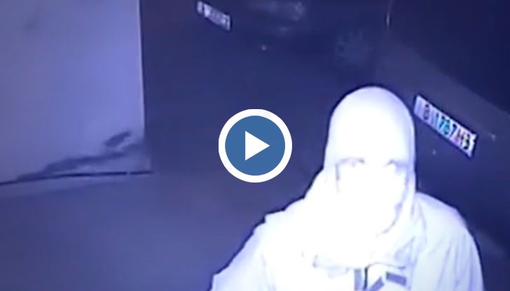 Кадрите са от местопрестъплението