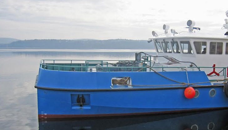 Той ще акостира днес между 14:30 и 15:00 часа на понтон №2 Той ще акостира днес между 14:30 и 15:00 часа на понтон №2