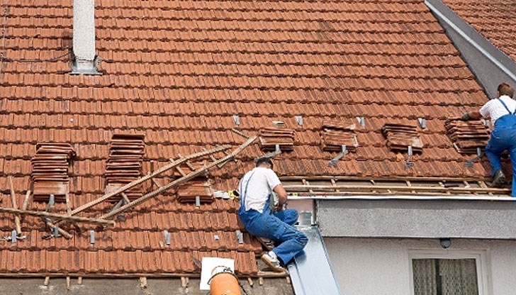 Основният ремонт на покрива на къща на улица "Тича" е бил без необходимите документи / Снимката е илюстративна
