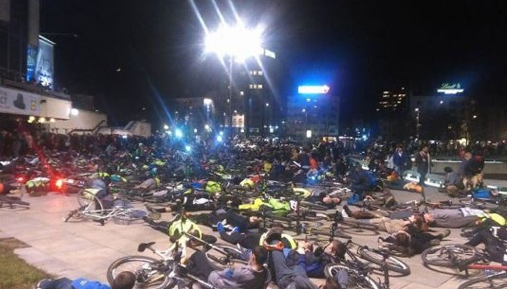 Те излязоха на протест след смъртта на Мартин Гачев