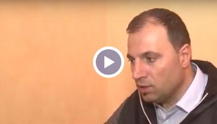 Нихад Курдов живее в чужбина като през това време в апартамента му чрез агенция са настанени наематели