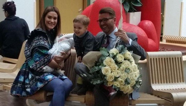 Под засилени мерки за сигурност премина изписването на новородената дъщеричка на пластичния хирург Ангел Енчев и Теди Велинова