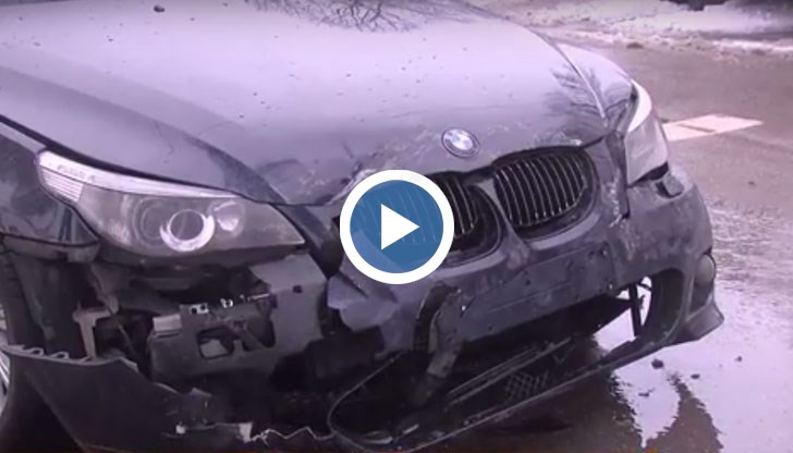 Руски автомобил помля "БМВ" до храма Всех Святих