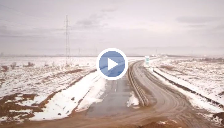 Шофьорът прелетял двайсетина метра и се забил в могила, застанала на пътя му