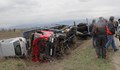 Автовоз се обърна в канавка
