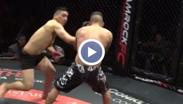 Уникален финал на ММА битка