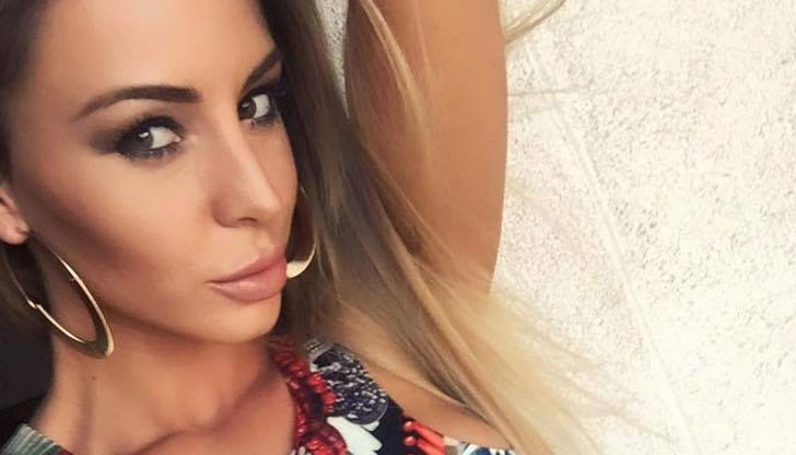 Плеймейтката от доста време не се е появява в публичното пространство и започна да липсва на феновете си, които ... Плеймейтката от доста време не се е появява в публичното пространство и започна да липсва на феновете си, които ...