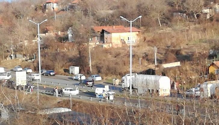 Водачът на Дачия-та е с контузия на главата