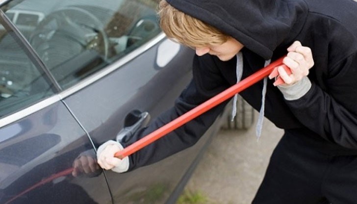 Заявена е щета на стойност около 800 лева Заявена е щета на стойност около 800 лева