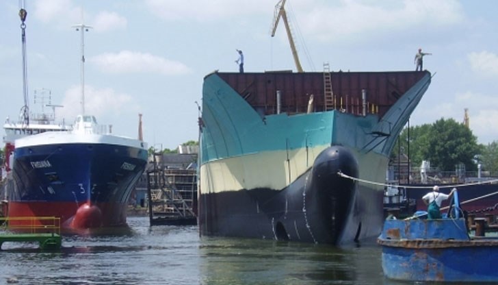 Русенска корабостроителница – източената касичка на Цветан Василев