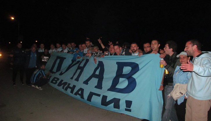 Запалянковците са бясни заради забавянето на ремонта на градския стадион, пишат на омбудсмана, както и до някои телевизии