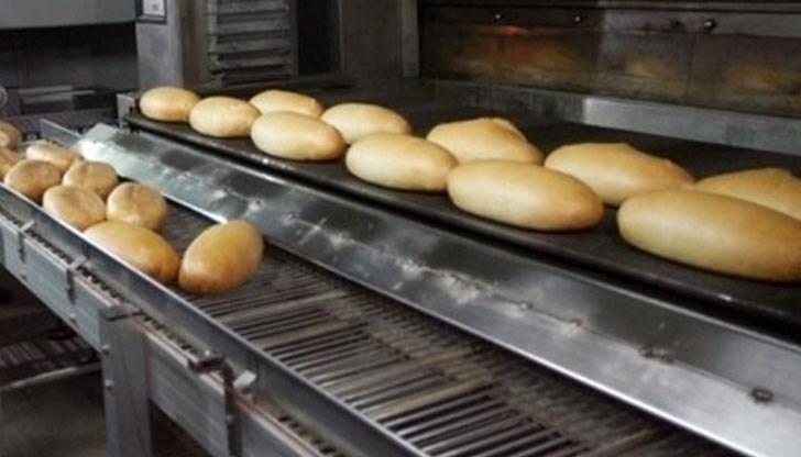 Момчето е в 12. клас, издържа само семейството си, след като баща му почина Момчето е в 12. клас, издържа само семейството си, след като баща му почина