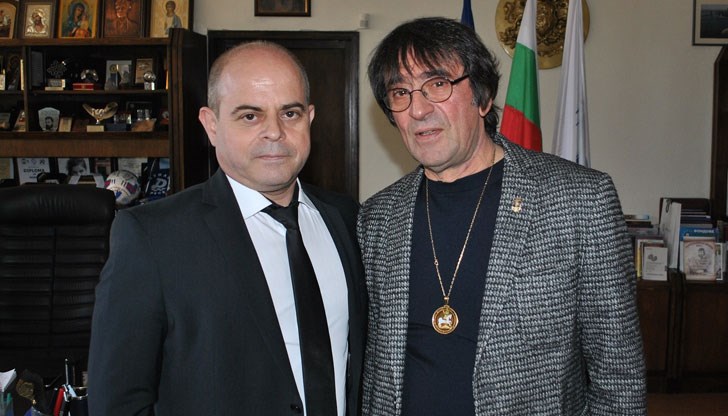 През 2004 г. Юри Башмет е обявен за почетен гражданин на Русе