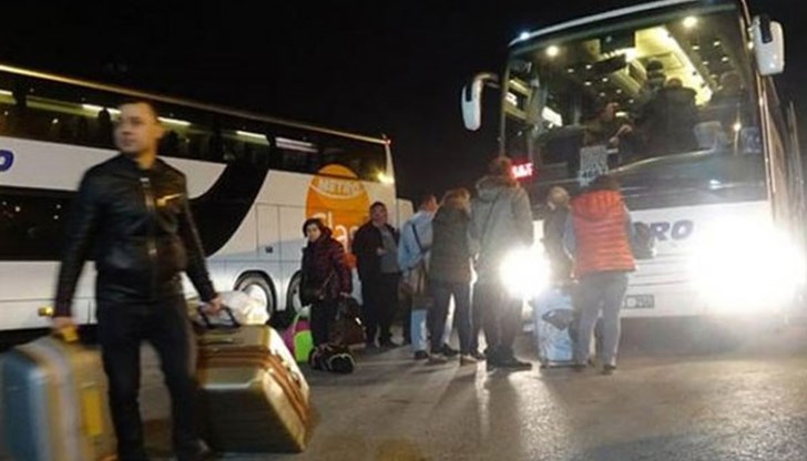 Въпреки пътните блокади на "български фанатици", хиляди хора с двойно гражданство в Турция, потеглиха на път