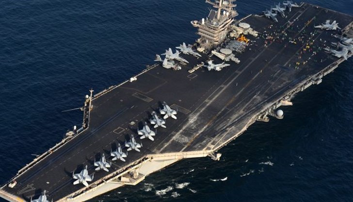 Командирите на самолетоносача вече се подготвят да вдигнат във въздуха изтребители Ф-18