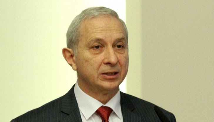 Извънредно заседание на правителството е свикал за 17 часа тази вечер премиерът Огнян Герджиков Извънредно заседание на правителството е свикал за 17 часа тази вечер премиерът Огнян Герджиков