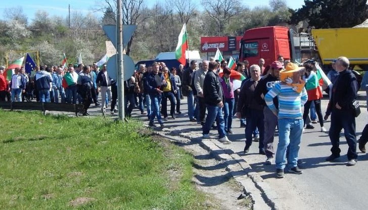 Земеделци, пчелари, биопрозводители, фермери, животновъди, от Североизточна България излязоха на протест