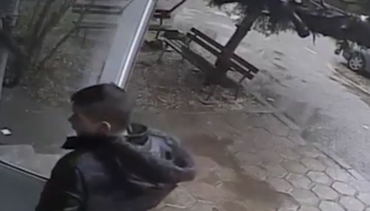 Полицията е наясно кой е циганина задигнал входната врата на блок 241 в столичния квартал "Красна поляна"