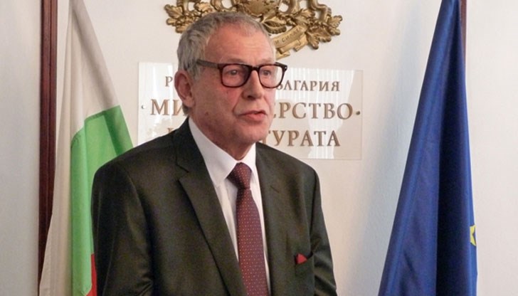 Рашко Младенов е подготвил и специално поздравление към организаторите Рашко Младенов е подготвил и специално поздравление към организаторите