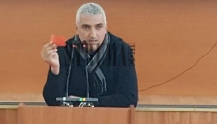 Стоянов бил доверено лице на бизнесдамата, чийто бизнес не веднъж е бил обект на полицейско разследване и проверки на най-високо ниво Стоянов бил доверено лице на бизнесдамата, чийто бизнес не веднъж е бил обект на полицейско разследване и проверки на най-високо ниво