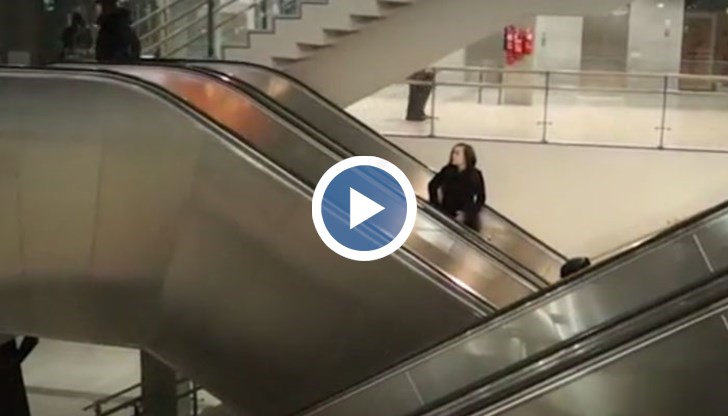 Уредбата на централната гара призовава за евакуация, но никой не му прави впечатление