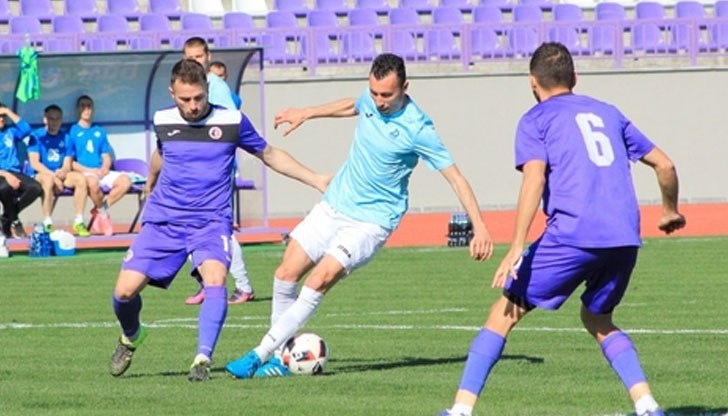 "Драконите" така и не вкараха гол на домакините от "Етър" "Драконите" така и не вкараха гол на домакините от "Етър"