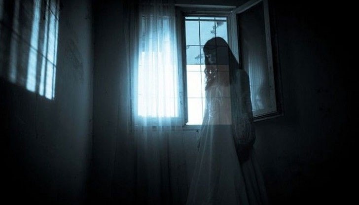 Младата британка извикала екзорсист, но положението станало още по-зле, дори получила рани