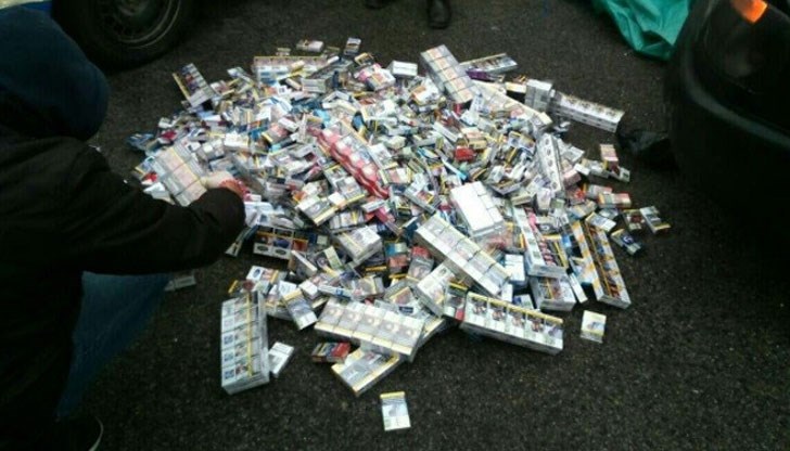 Трима мъже бяха задържани при специализирана полицейска акция при прохода „Траянови врата“