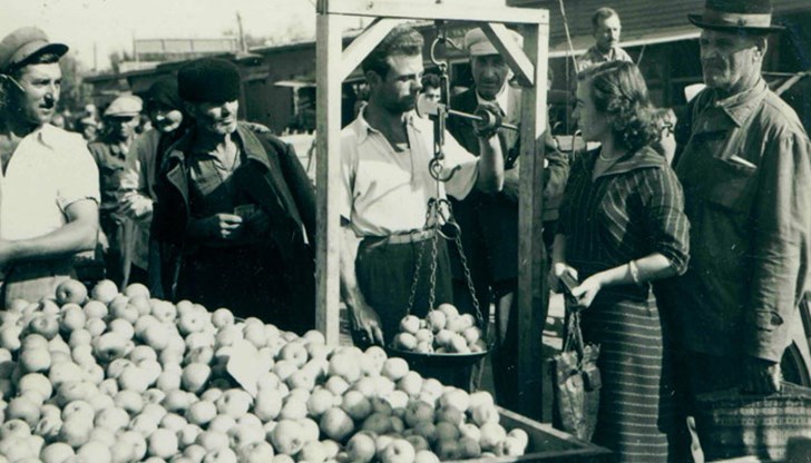 Изложбата се организира от „Общински пазари” ЕООД със съдействието на Община Русе и има за цел да покаже развитието на пазарите през годините