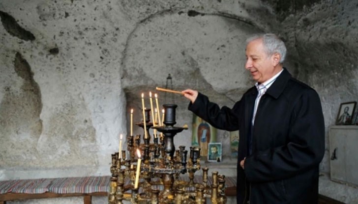 Той бе посрещнат от русенския митрополит Наум